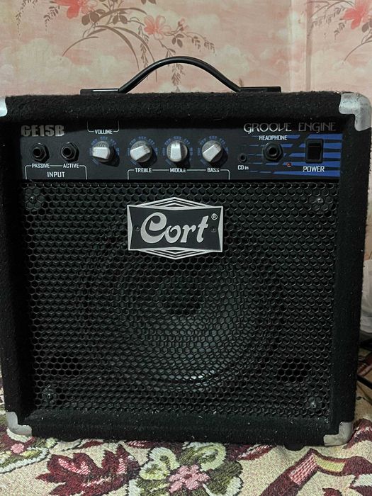 Комбопідсилювач для бас-гітари Cort ge15b