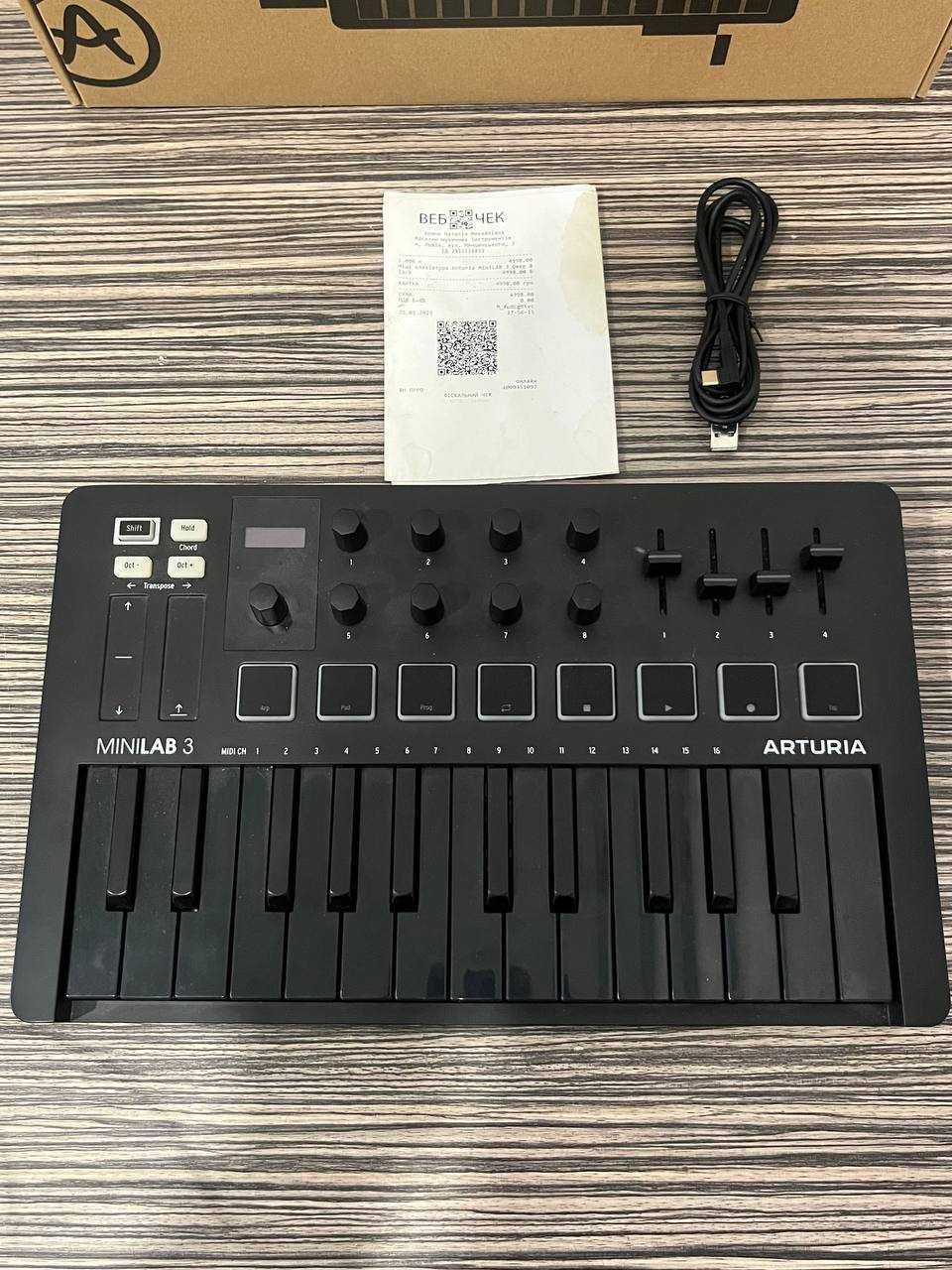 MIDI-клавіатура Arturia MiniLab 3 Deep Black