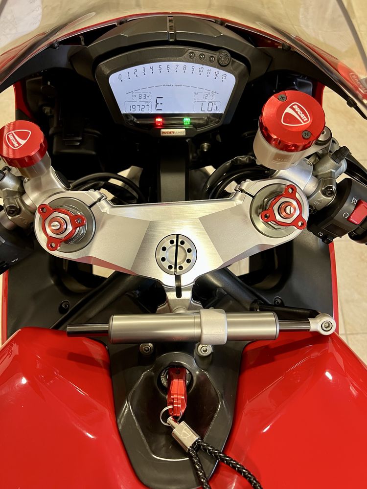 Ducati 1198.