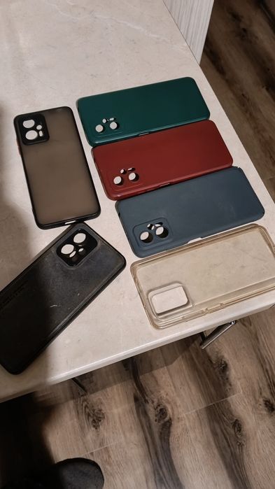 Віддам чехли на poco x4gt