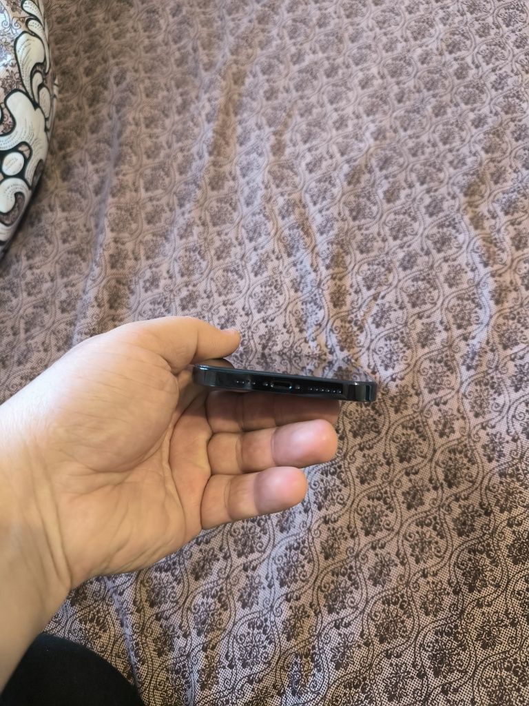 Продам iPhone 12 pro max 256