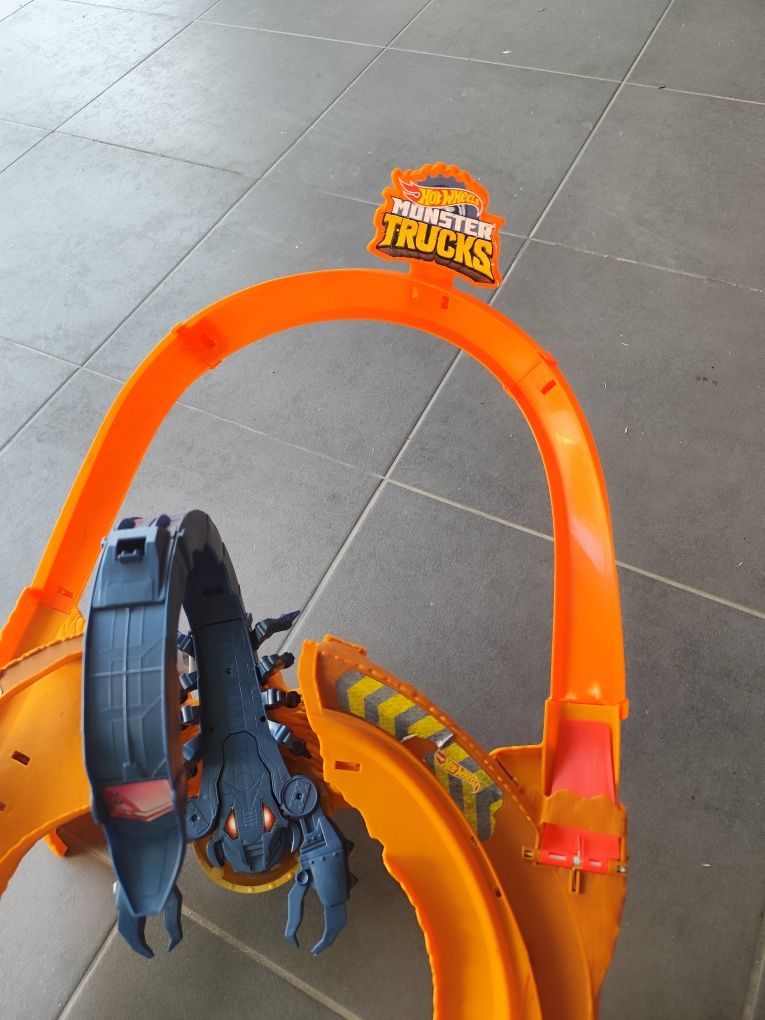 Hot Wheels Monster Truck Scorpion Sting Raceway RARO