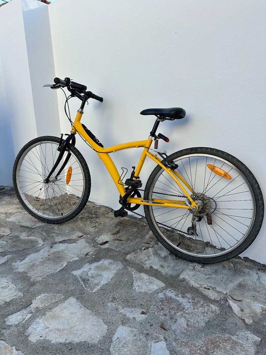 Bicicleta B’Twin Amarela – Urbana/Passeio – Em bom estado