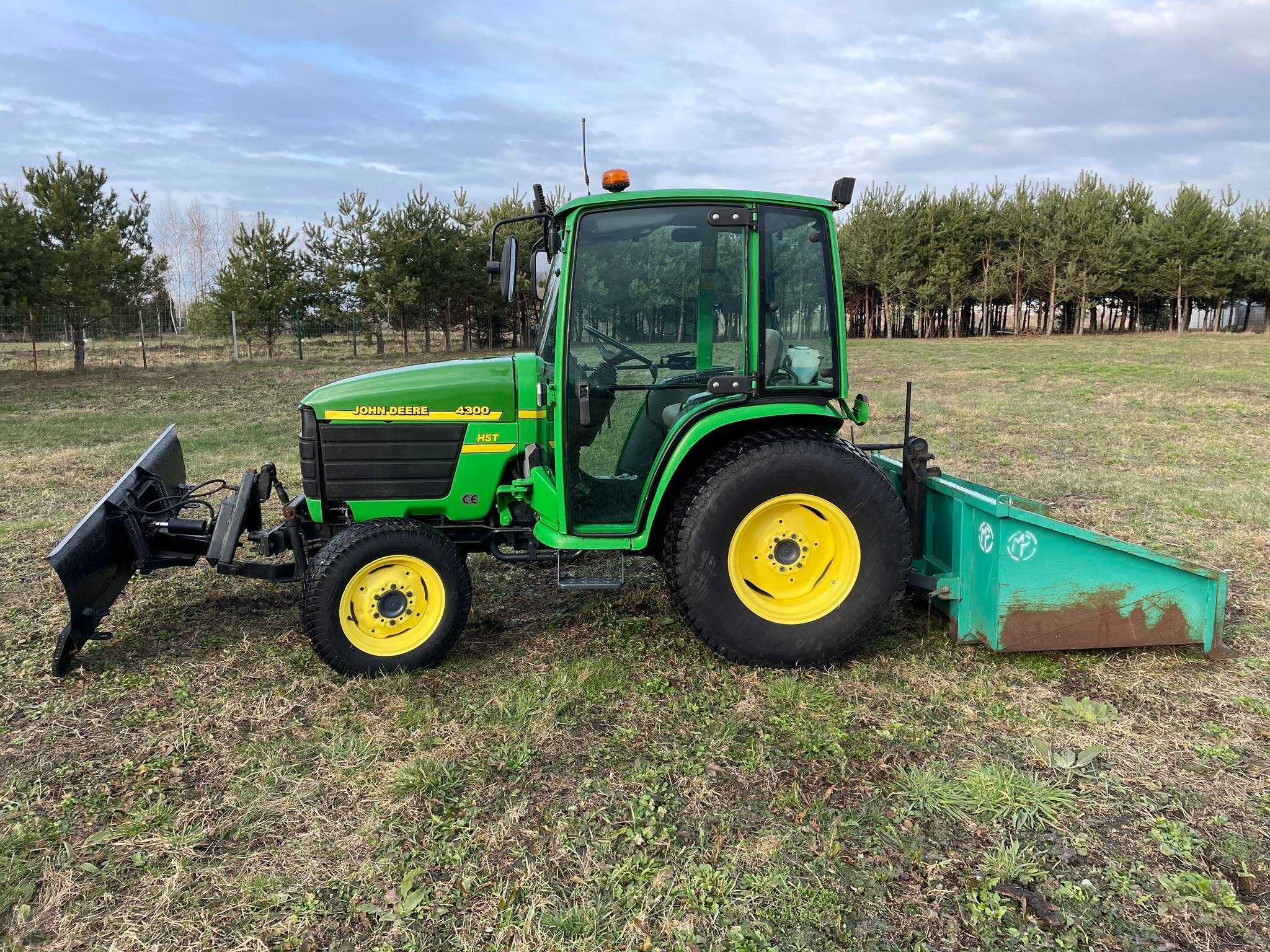 Mini traktorek John Deere 4300 HST