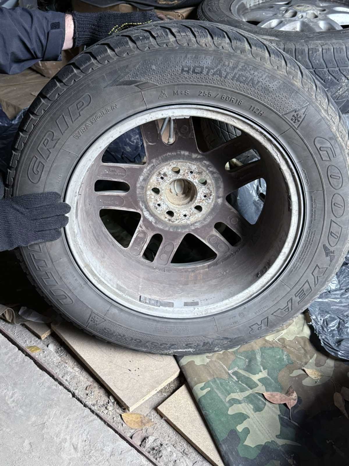 Диски с резино R18 Range Rover Land Rover