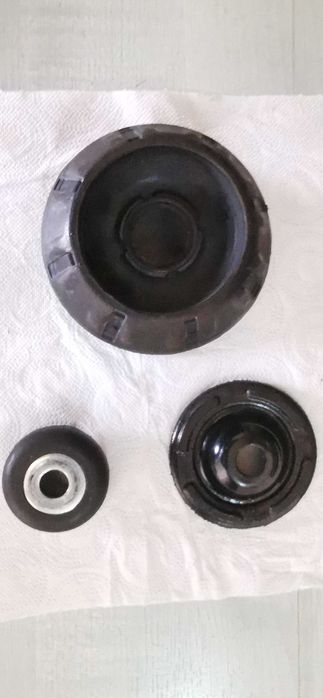 Toyota Yaris - amortyzator - łożysko macphersona KYB SM 5641
