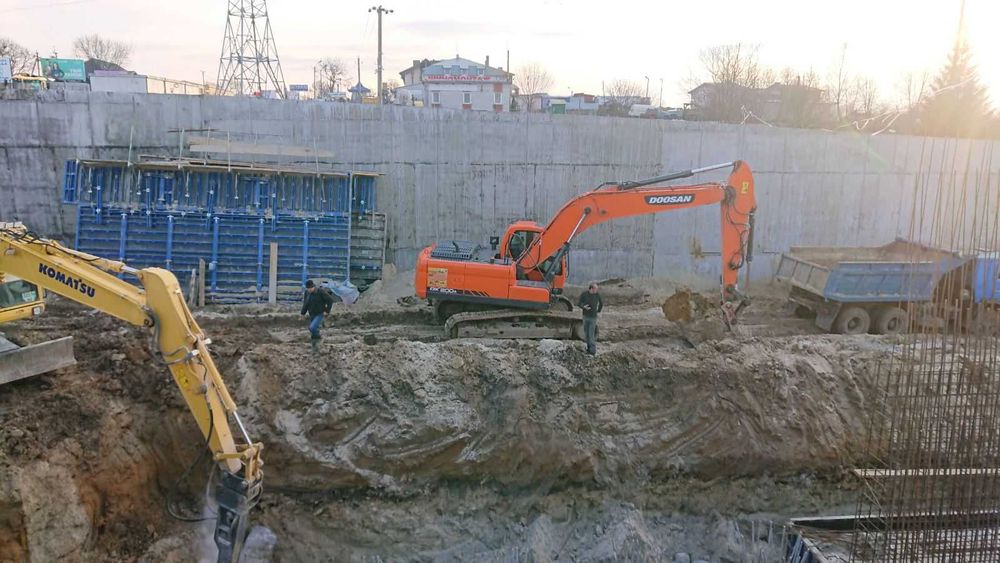 Екскаватор, навантажувач, автовишка, автокран, маніпулятор Тернопіль