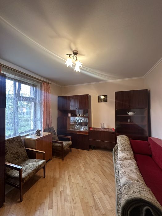 Продаю особняк поруч з центром готовий до проживання.Поруч парк,Школа