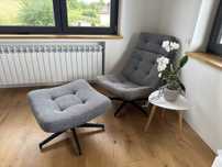 HAVBERG Fotel i podnóżek obrotowy Ikea w dobrym stanie, nowoczesny