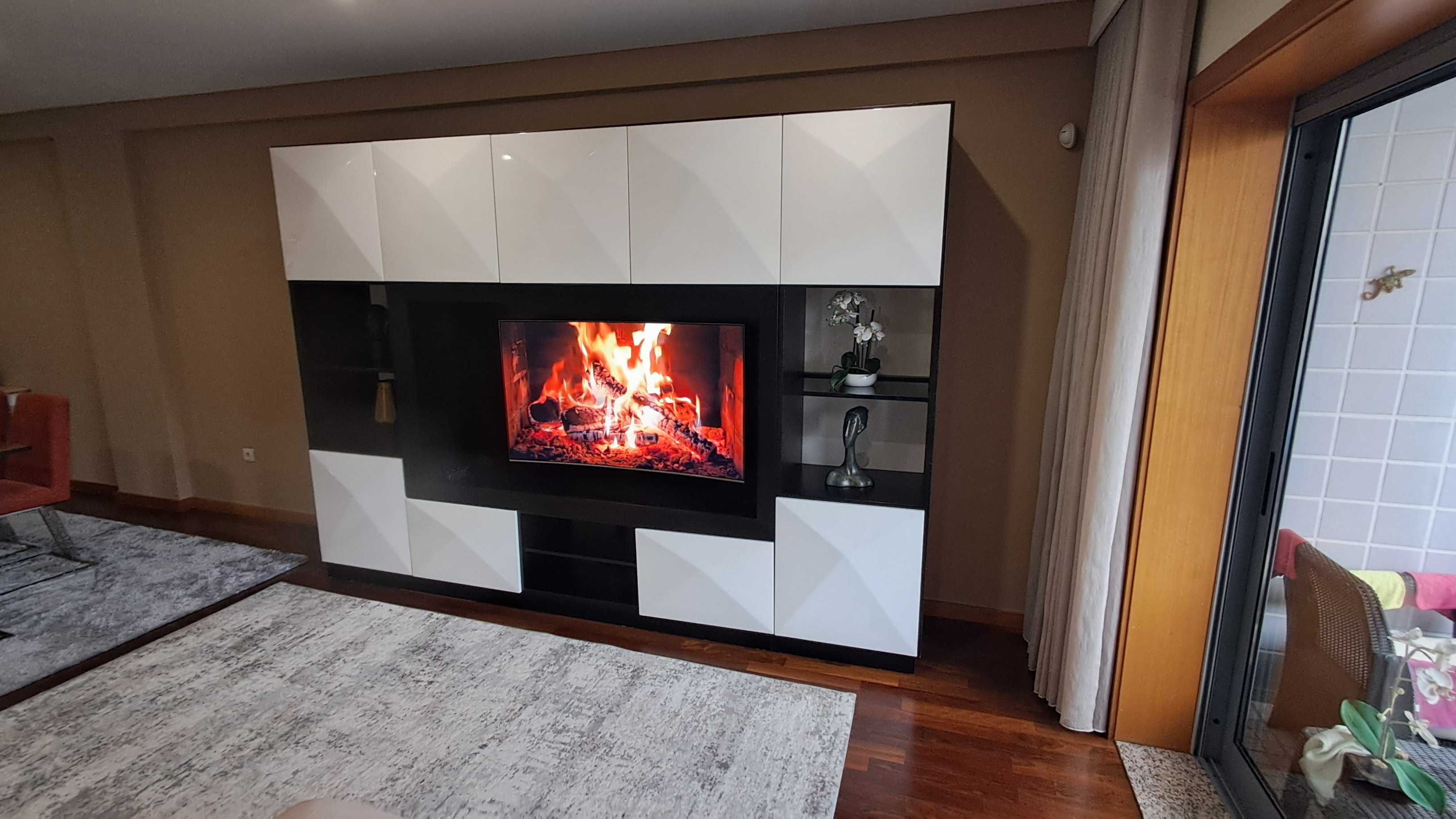 Movel TV em MDF Lacado a Branco e Preto