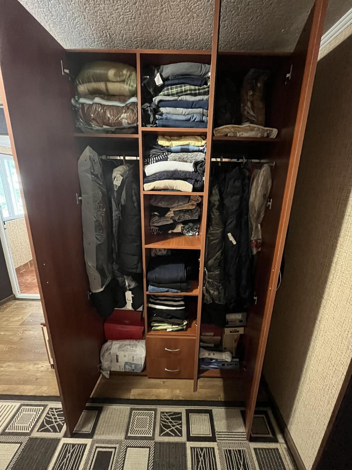 Продаю Шафу в доброму