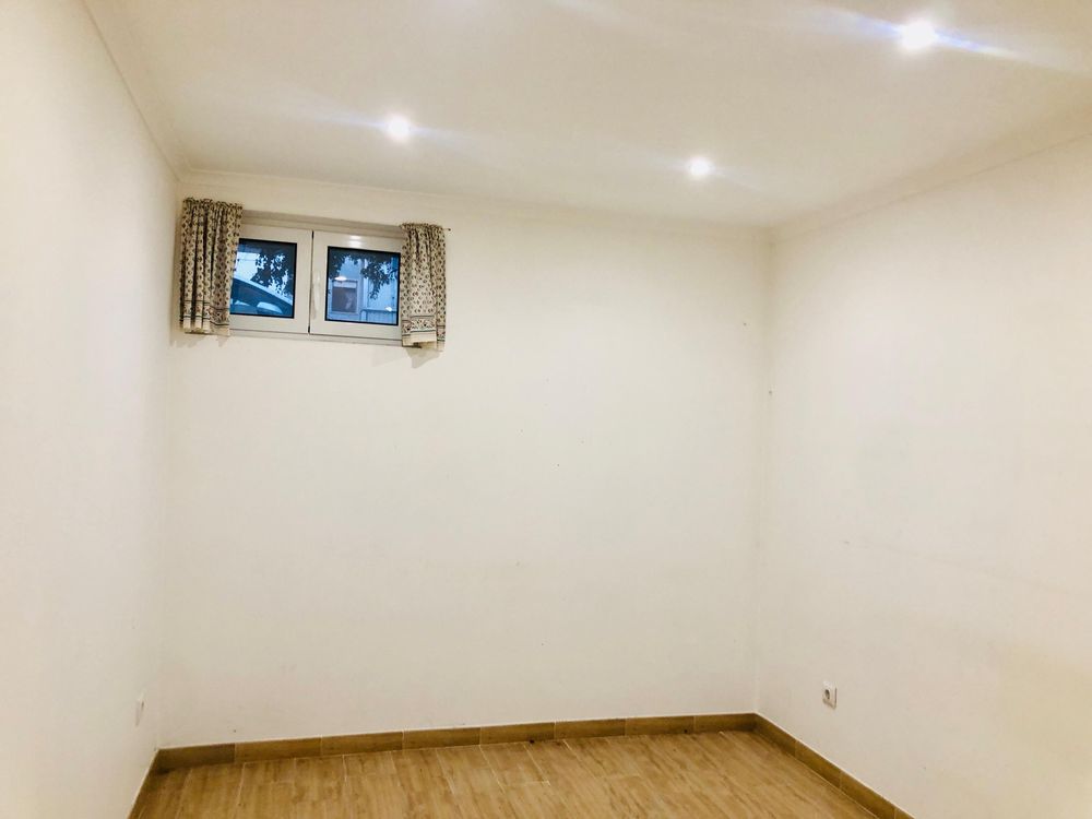 Apartamento T1 linda a velha