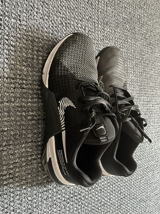 Nike metcon 8 42,5 (27cm)