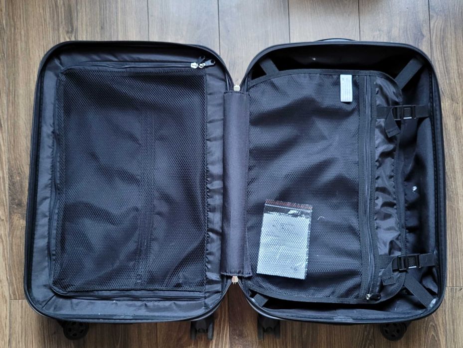 Bugatti twarda walizka podróżna 51x35x23cm czarna na 4 kółkach 41-50l