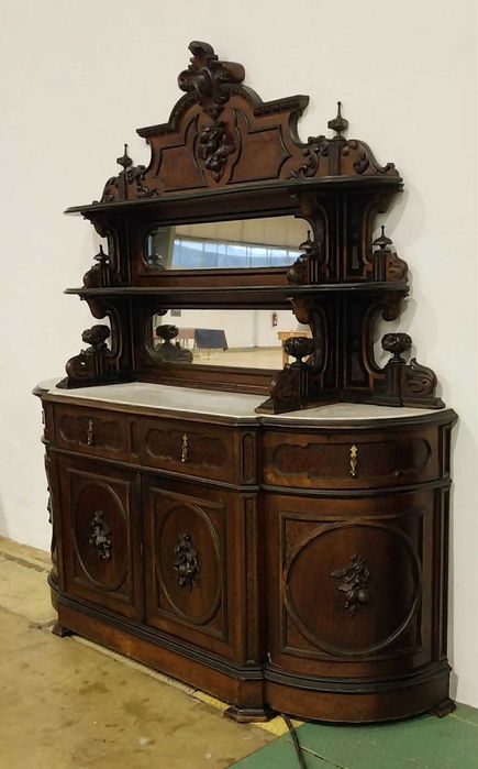 Antigo e Imponente Aparador / Sideboard Palaciano (Romântico "Rico")