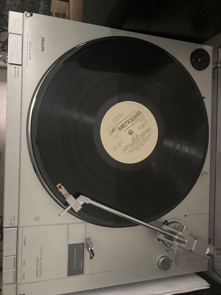 Вініловий програвач Philips F7230. Терміново