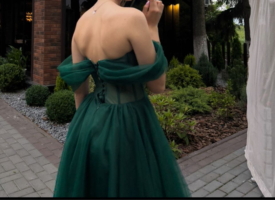 Продам випускну сукню