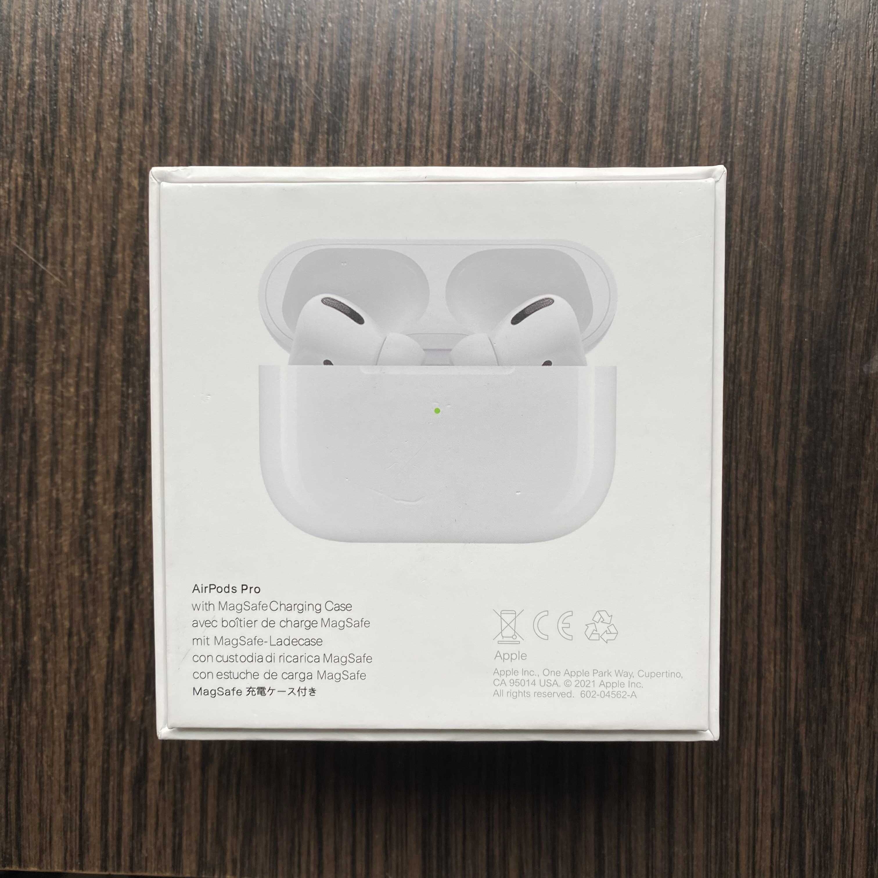 Навушники Apple AirPods нові повний комплект (без використання)