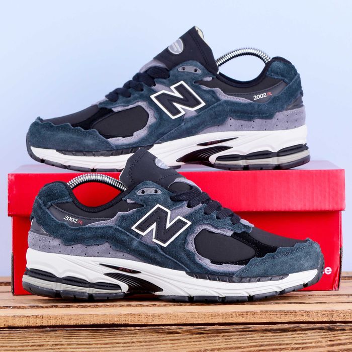 (2007) Чоловічі Кросівки New Balance 2002R сірі з білою підошвою