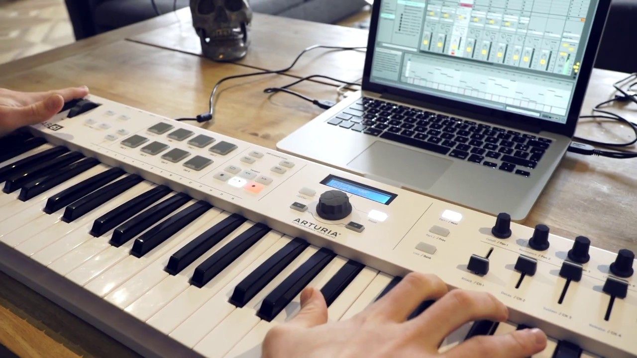 MIDI-клавіатура Arturia KeyLab Essential 49 (White)