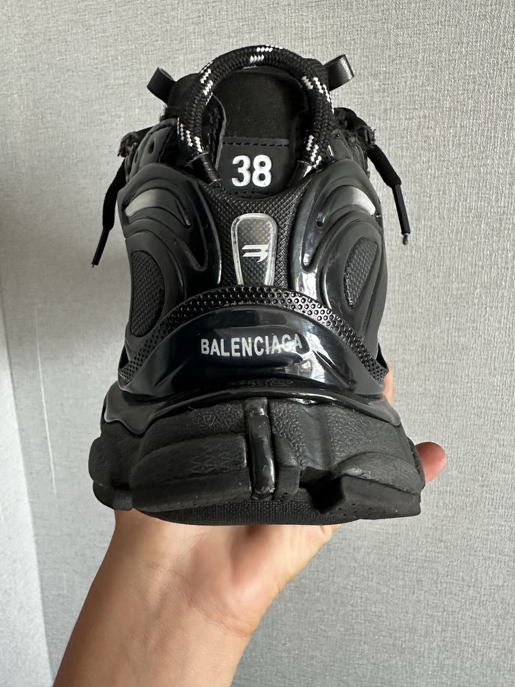 balenciaga runner черного цвета 38 размер