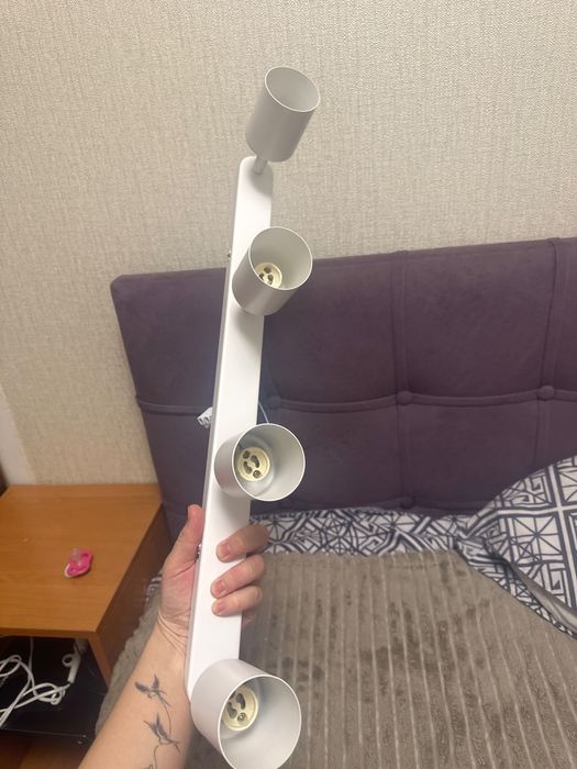 Люстра нова 4лампи