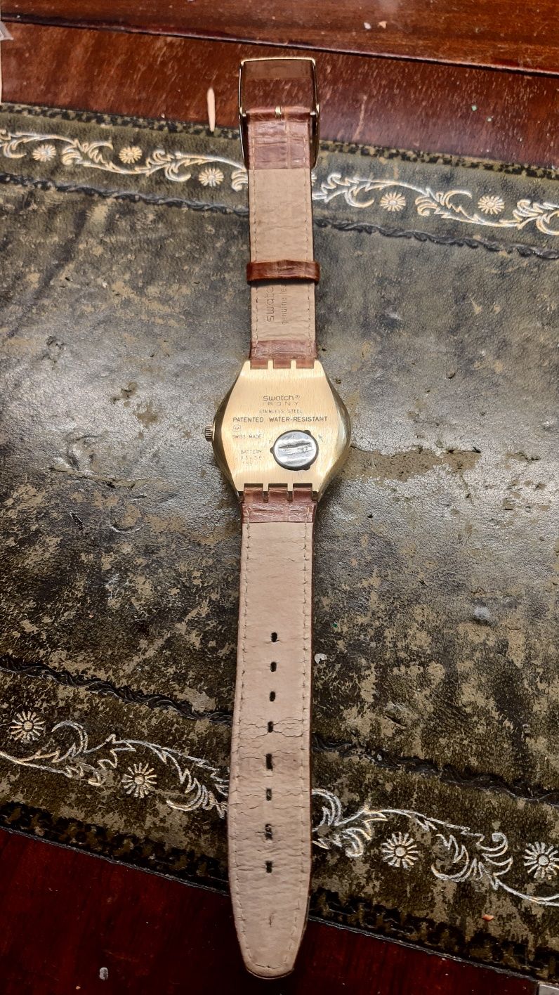 Наручные часв Swatch позолота