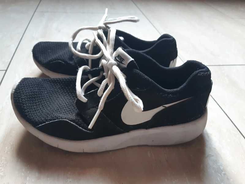 Czarne Nike buty sportowe 35,5
