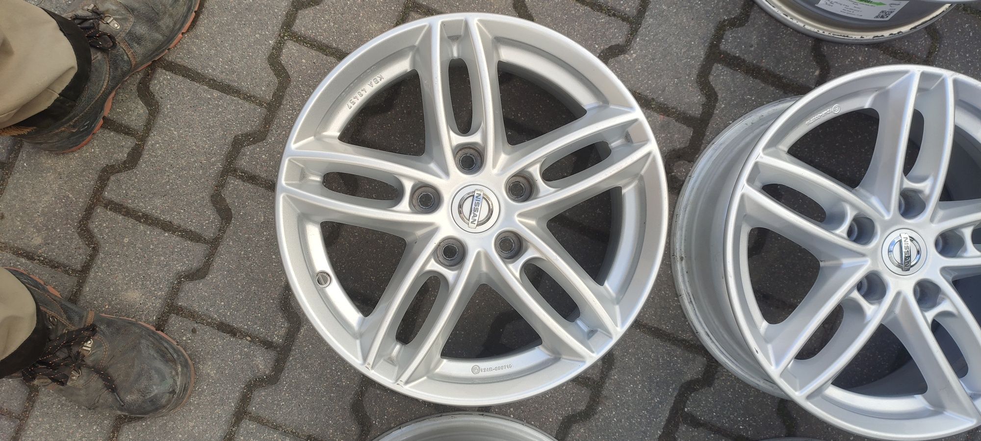 Felgi aluminiowe Nissan 16" ET40 5x114.3