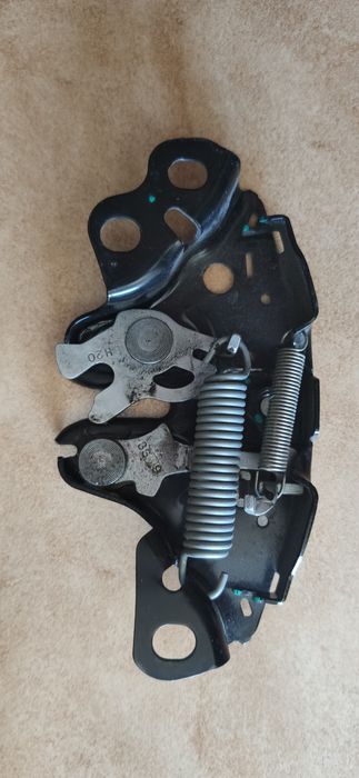 Nissan e-nv200, LEAF, zamek maski