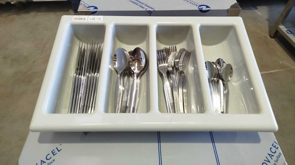 Tabuleiro de Talheres PP C/4 Divisórias - NOVO