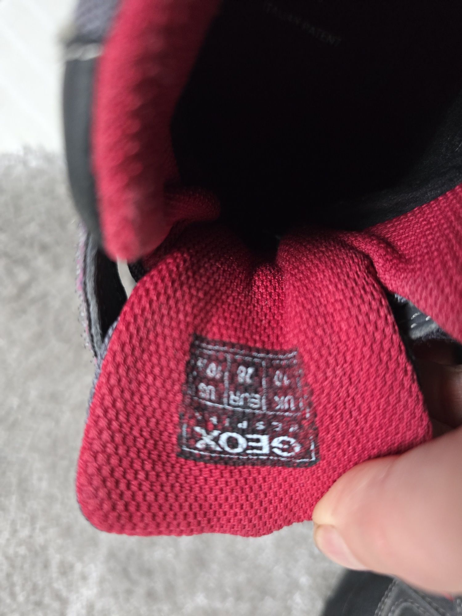 Buty botki  dziecięce  Geox rozmiar 28 na rzepy