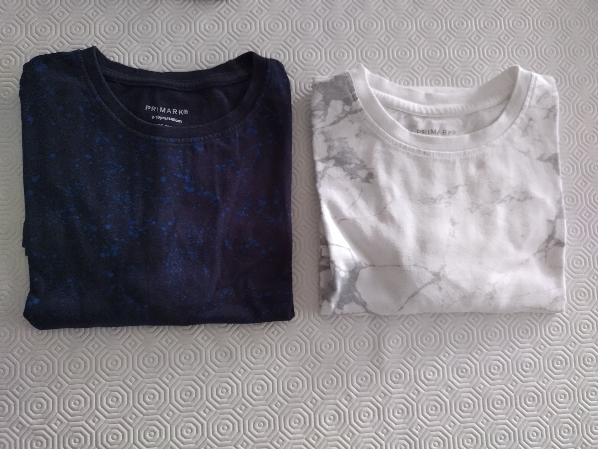 Lote de 2 t-shirts da marca Primark