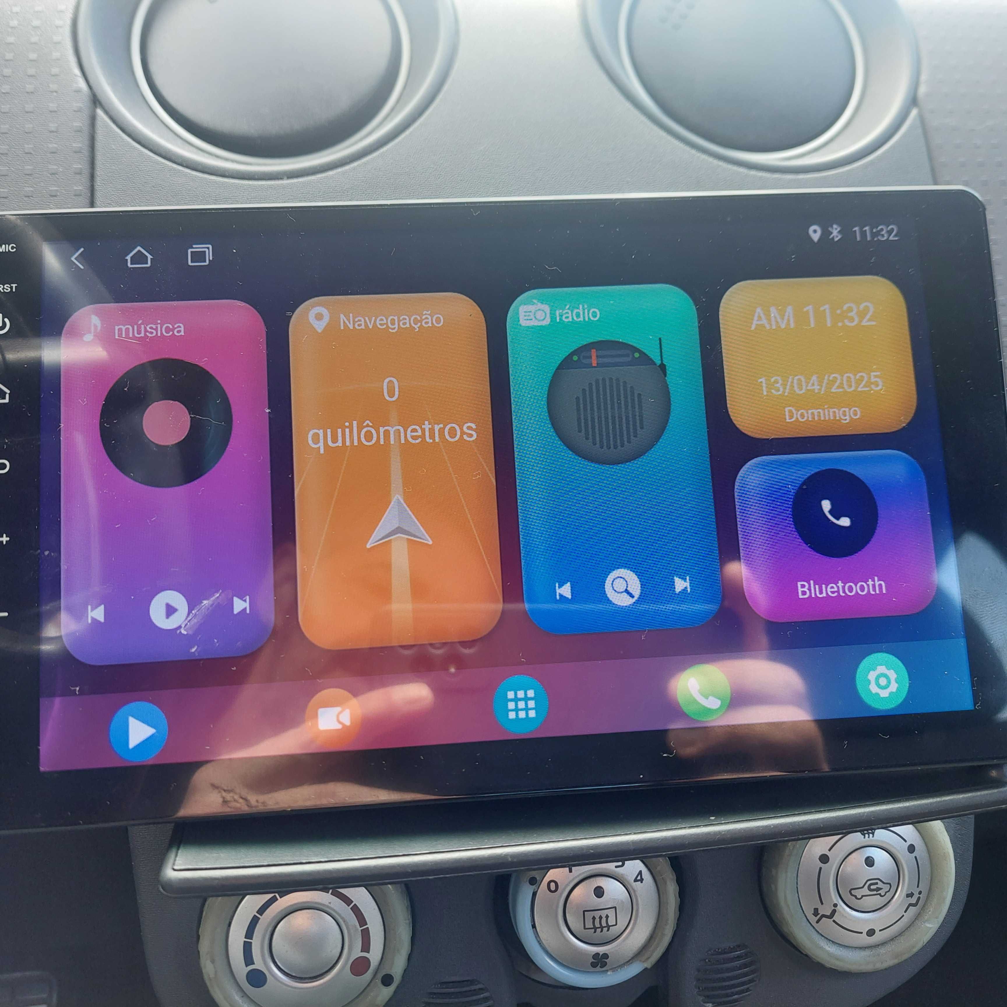 Rádio Android para carro.