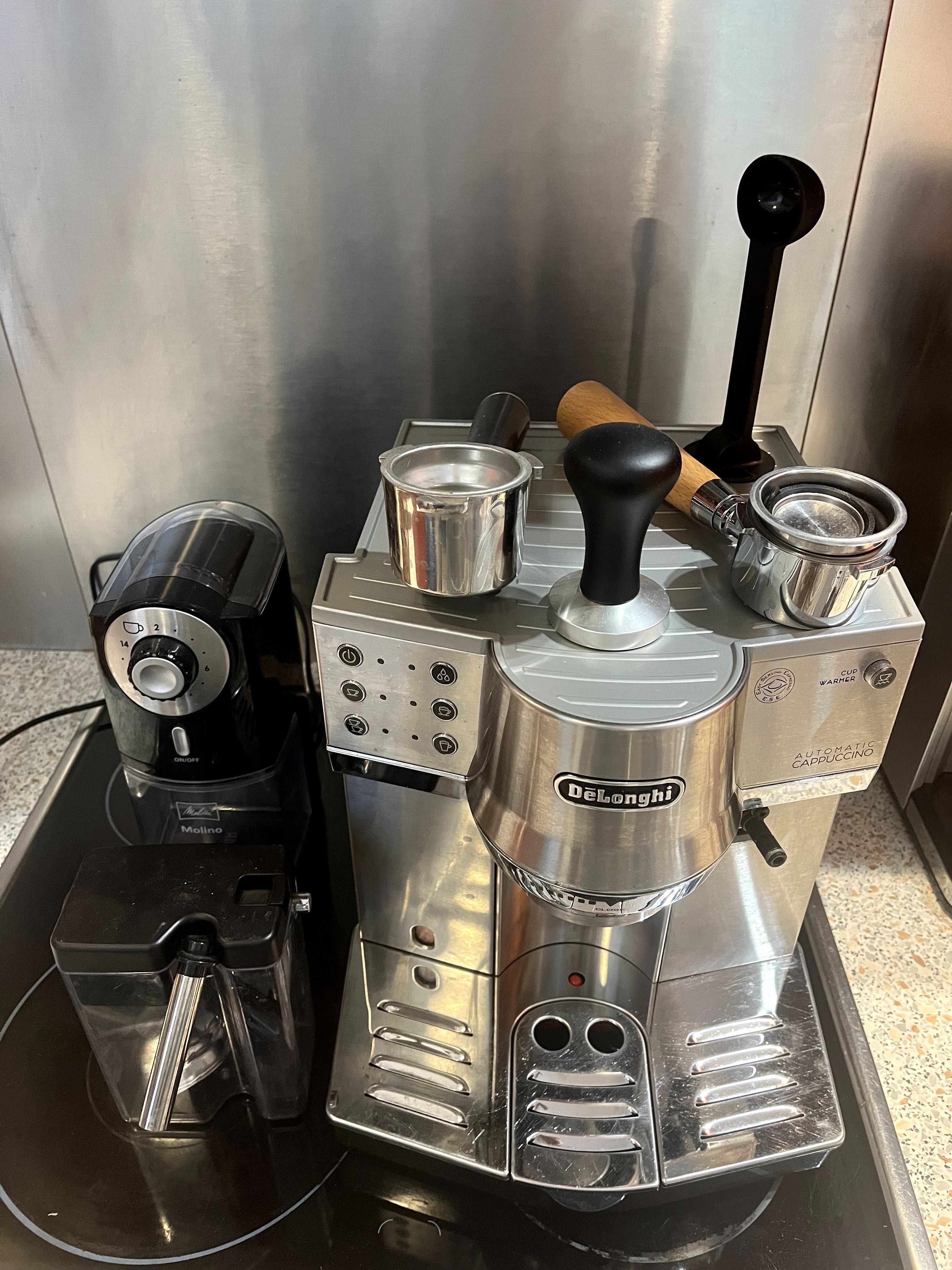 Ekspres korbowy De'Longhi EC 860.M z młynkiem Melitta Molino