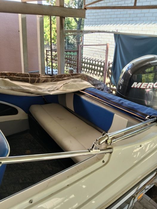 Прогулочний катер Волна 490