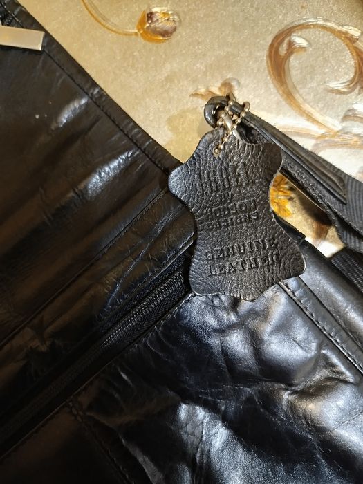 Чоловіча шкіряна сумка.