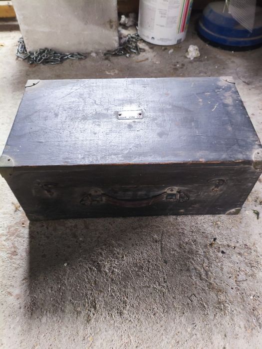 Stara drewniana walizka