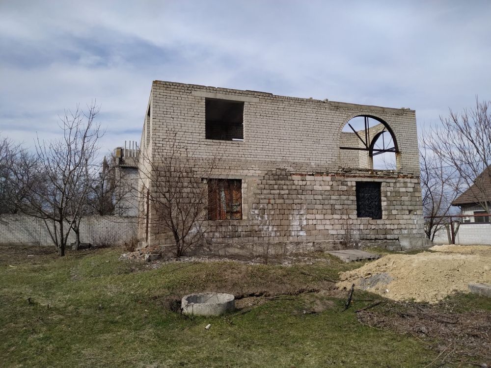 Продам недостроенный дом