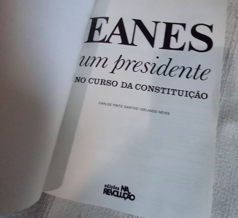 Raro livro sobre Ramalho Eanes enquanto Presidente