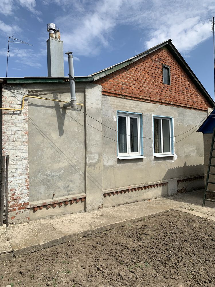 Продам дом 70 м .кв в г .Люботин(стВодяное )