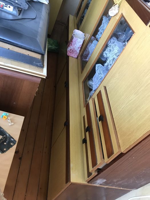 Стінка в вітальню спальню