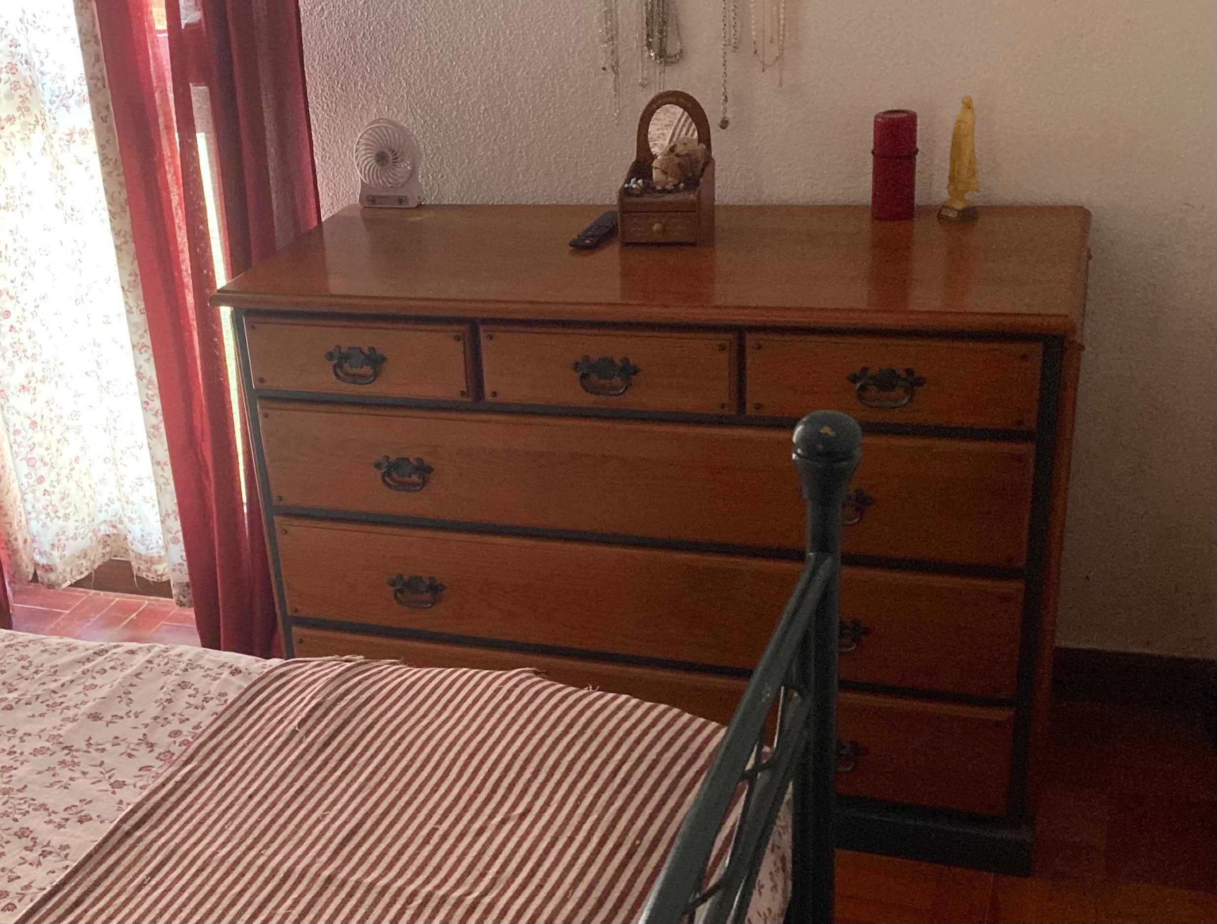 Mobília de quarto em excelente estado e muito bonita