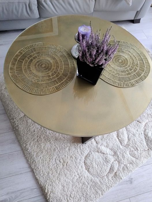 Stolik kawowy złoty z szybą