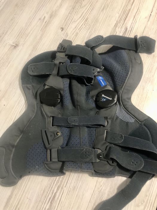 Лигаментарний ортез протез на коліно бандаж протез