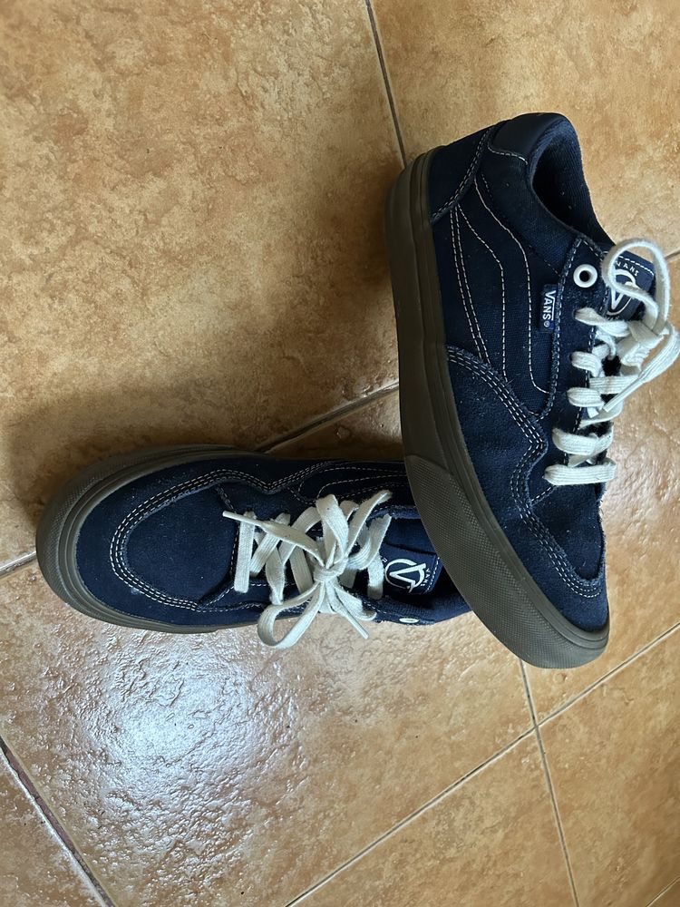 Sapatilhas    Vans
