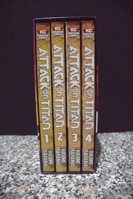 Box Set 1 - mangás em inglês (Kodansha Comics) - "Attack on Titan"