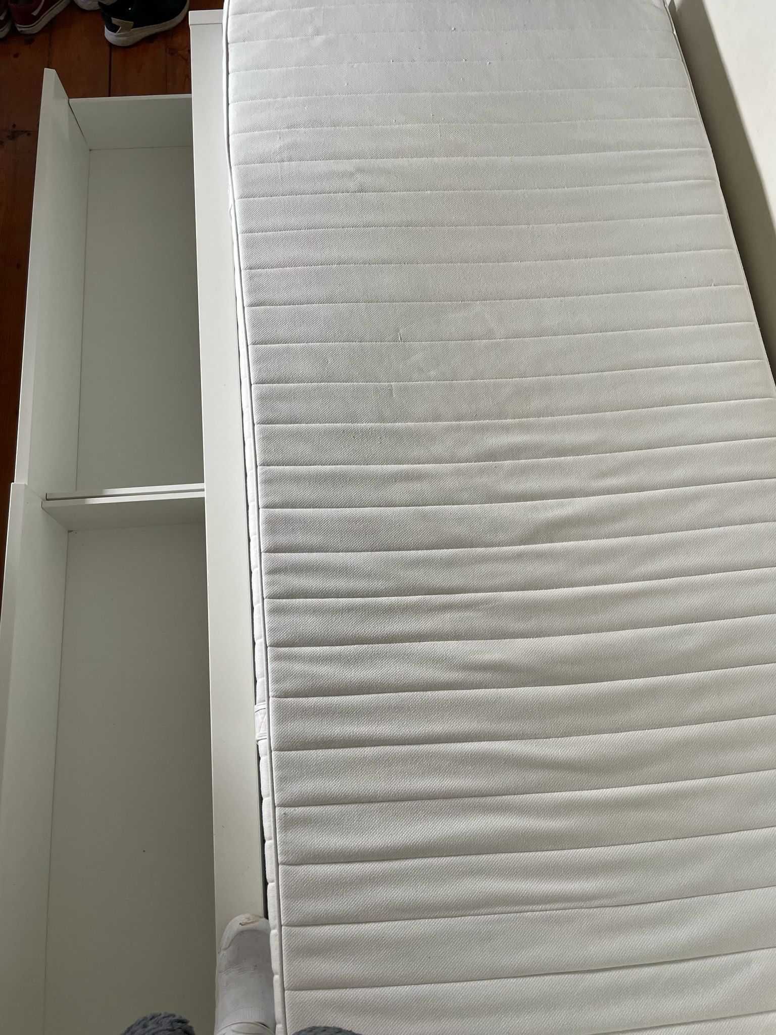 Cama MALM + 2 Gavetas + Colchão + Estrado