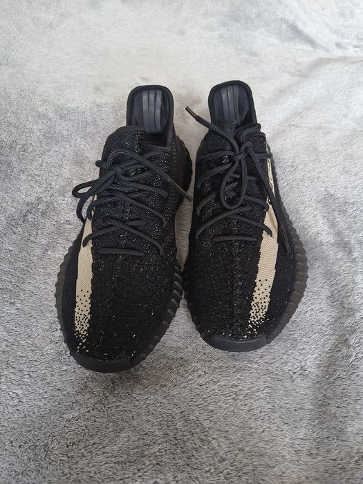 Adidas Yeezy Boost 350 V2 Core Black White 45 rozmiar