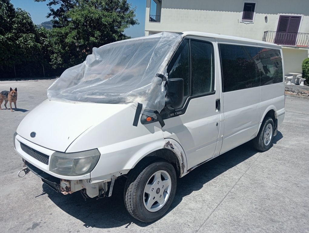 Ford Transit 9 lugares S/motor